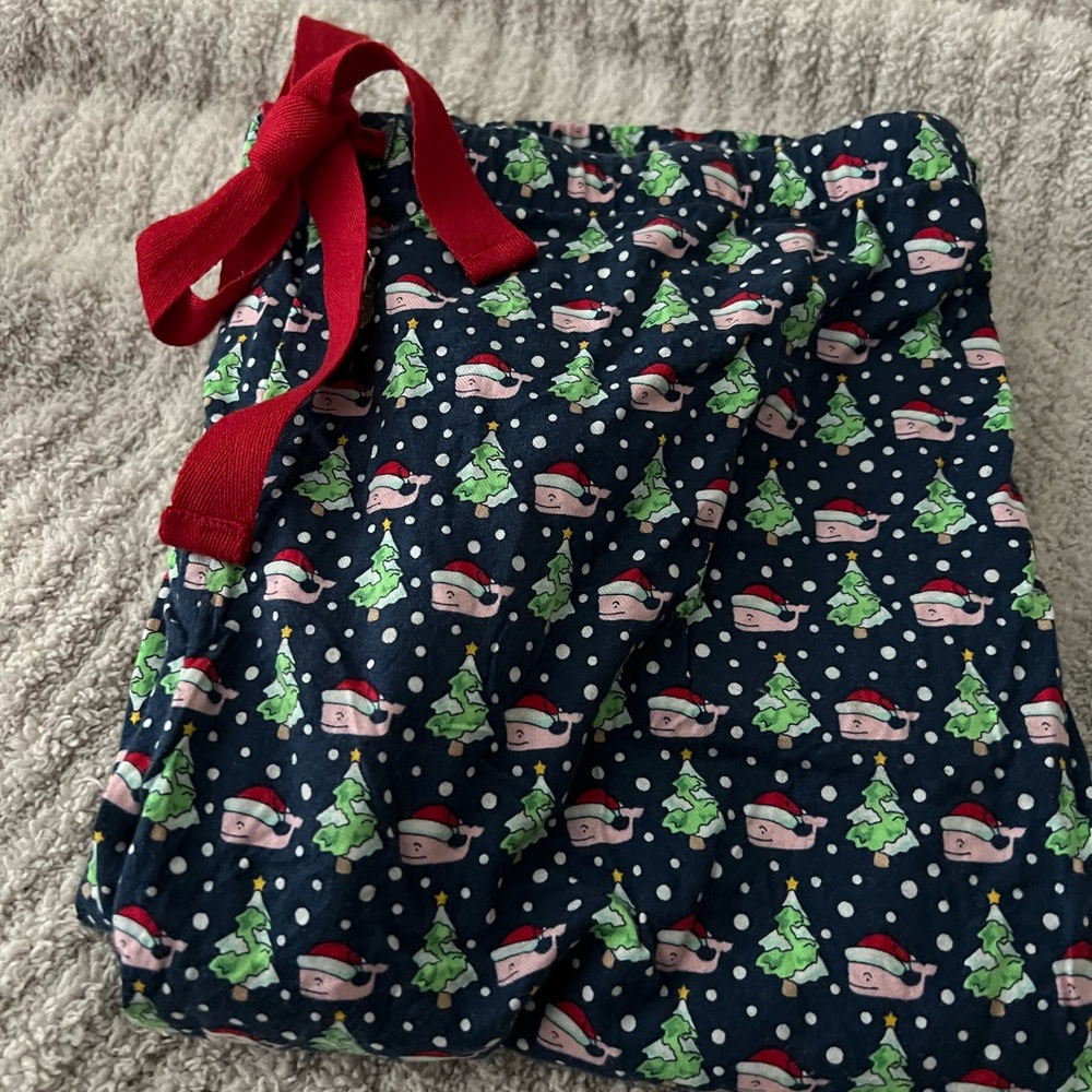 Vineyard Vines Women’s Santa PJ pant
Size small